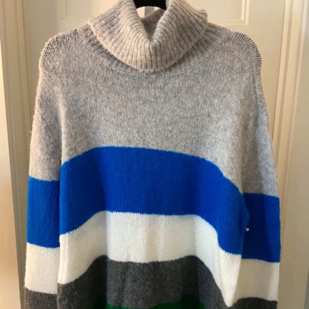 Vince Camuto Striped Turtleneck size XL
